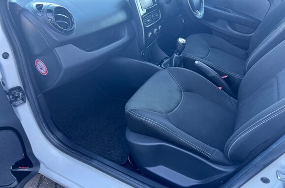 Renault Clio ICONIC 0.9 TCE 5 DOOR 35