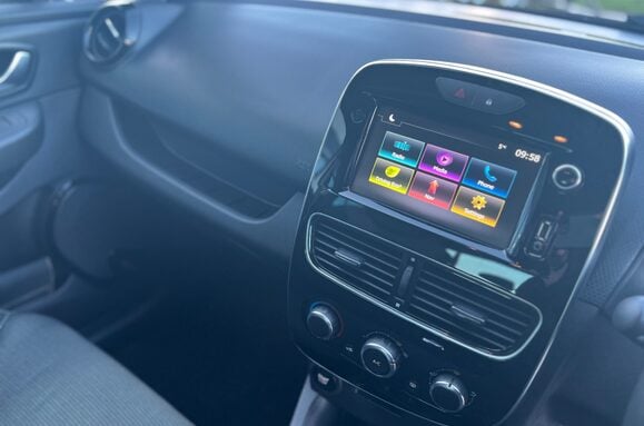 Renault Clio ICONIC 0.9 TCE 5 DOOR 25