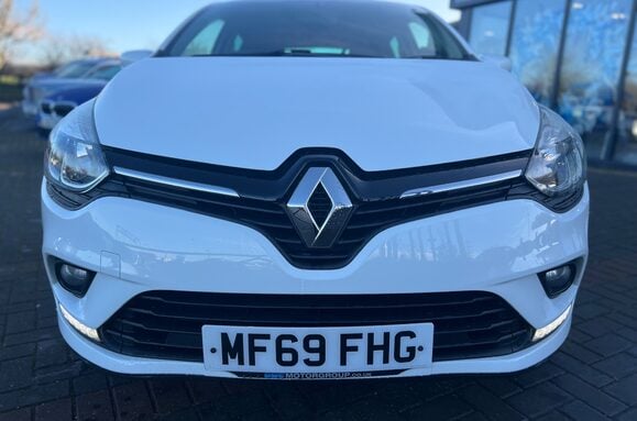 Renault Clio ICONIC 0.9 TCE 5 DOOR 4