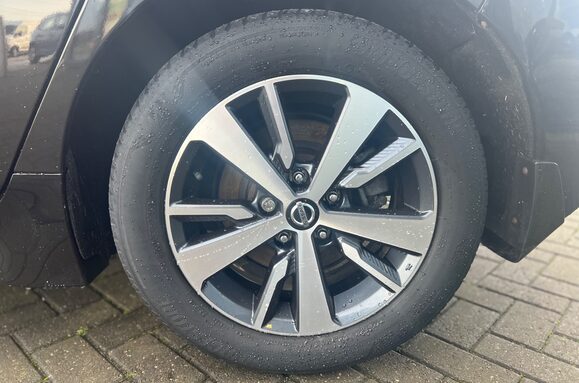 Nissan LEAF ACENTA AUTOMATIC 13