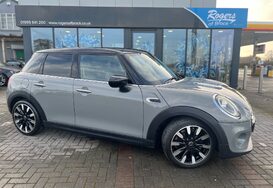 Mini Hatch COOPER EXCLUSIVE 5 DOOR AUTOMATIC 1