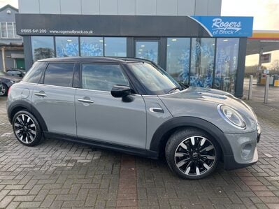 Mini Hatch COOPER EXCLUSIVE 5 DOOR AUTOMATIC