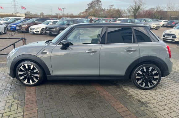 Mini Hatch COOPER EXCLUSIVE 5 DOOR AUTOMATIC 12