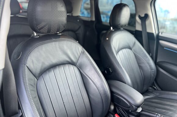 Mini Hatch COOPER EXCLUSIVE 5 DOOR AUTOMATIC 18