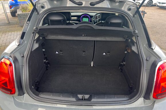 Mini Hatch COOPER EXCLUSIVE 5 DOOR AUTOMATIC 40