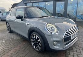 Mini Hatch COOPER EXCLUSIVE 5 DOOR AUTOMATIC 5