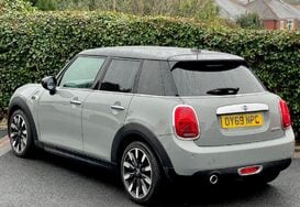 Mini Hatch COOPER EXCLUSIVE 5 DOOR AUTOMATIC 1