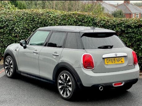 Mini Hatch COOPER EXCLUSIVE 5 DOOR AUTOMATIC 