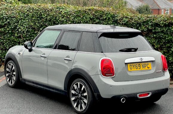 Mini Hatch COOPER EXCLUSIVE 5 DOOR AUTOMATIC 1