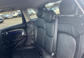 Mini Hatch COOPER EXCLUSIVE 5 DOOR AUTOMATIC 34