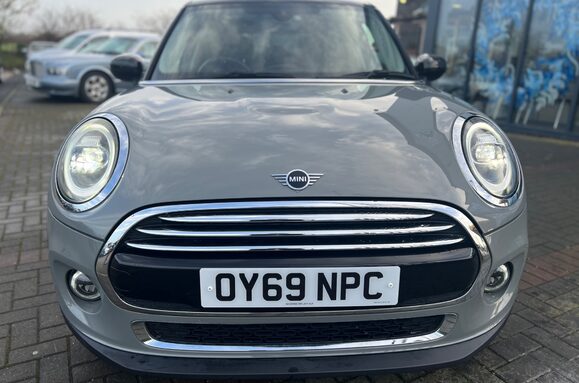 Mini Hatch COOPER EXCLUSIVE 5 DOOR AUTOMATIC 4