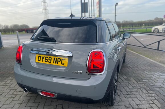 Mini Hatch COOPER EXCLUSIVE 5 DOOR AUTOMATIC 9