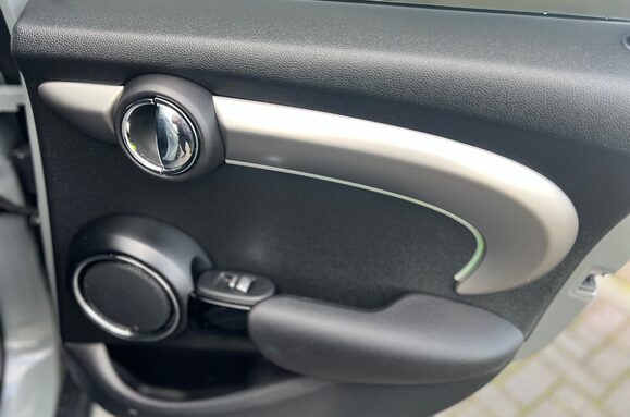 Mini Hatch COOPER EXCLUSIVE 5 DOOR AUTOMATIC 27