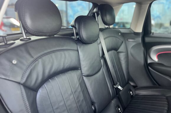 Mini Hatch COOPER EXCLUSIVE 5 DOOR AUTOMATIC 25