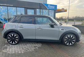 Mini Hatch COOPER EXCLUSIVE 5 DOOR AUTOMATIC 7