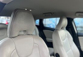 Volvo V40 2.0 T3 INSCRIPTION 17