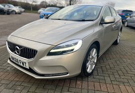 Volvo V40 2.0 T3 INSCRIPTION 14