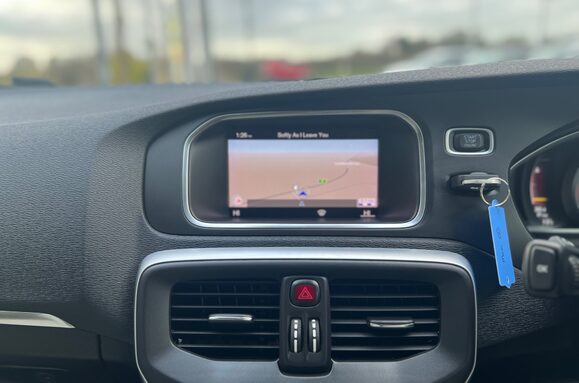 Volvo V40 2.0 T3 INSCRIPTION 38