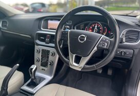 Volvo V40 2.0 T3 INSCRIPTION 20