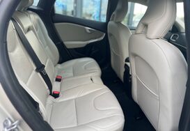 Volvo V40 2.0 T3 INSCRIPTION 25