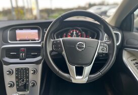 Volvo V40 2.0 T3 INSCRIPTION 35