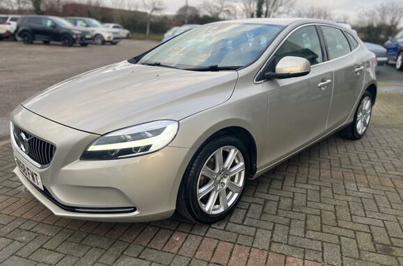 Volvo V40 2.0 T3 INSCRIPTION 13