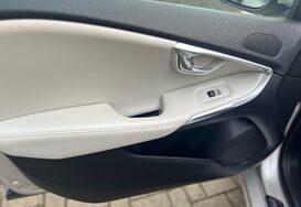 Volvo V40 2.0 T3 INSCRIPTION 31