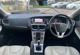 Volvo V40 2.0 T3 INSCRIPTION 36