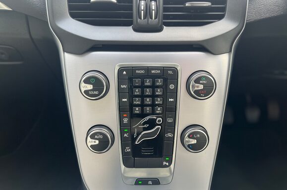 Volvo V40 2.0 T3 INSCRIPTION 37
