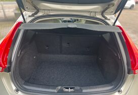 Volvo V40 2.0 T3 INSCRIPTION 39