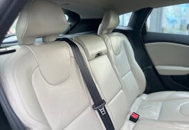 Volvo V40 2.0 T3 INSCRIPTION 24