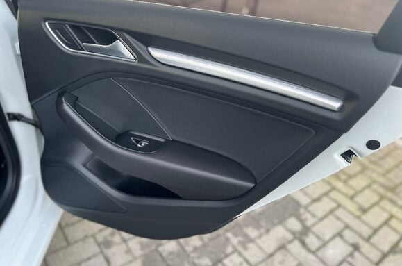 Audi A3 1.6 TDI SPORT AUTOMATIC 22