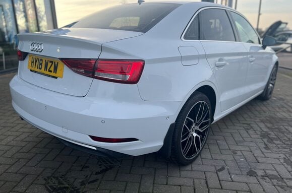 Audi A3 1.6 TDI SPORT AUTOMATIC 5