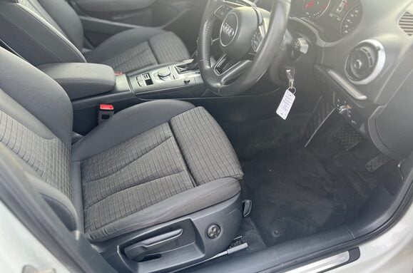 Audi A3 1.6 TDI SPORT AUTOMATIC 14