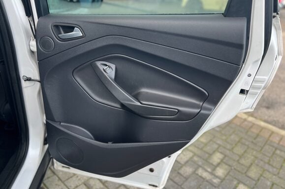 Ford Kuga TITANIUM X 2.0 TDCI 4X4 29