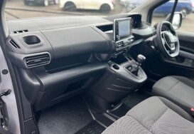 Peugeot Partner BLUEHDI ASPHALT PREMIUM L1 26