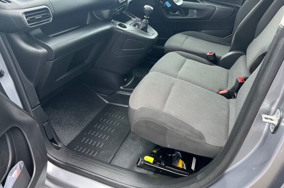 Peugeot Partner BLUEHDI ASPHALT PREMIUM L1 29