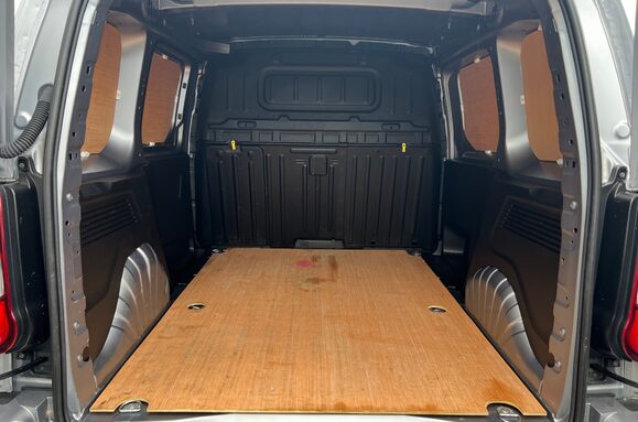 Peugeot Partner BLUEHDI ASPHALT PREMIUM L1 39