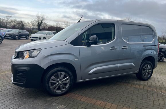 Peugeot Partner BLUEHDI ASPHALT PREMIUM L1 17