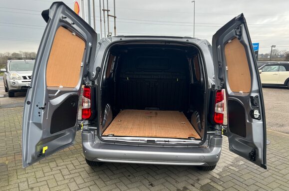 Peugeot Partner BLUEHDI ASPHALT PREMIUM L1 40