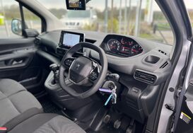 Peugeot Partner BLUEHDI ASPHALT PREMIUM L1 23