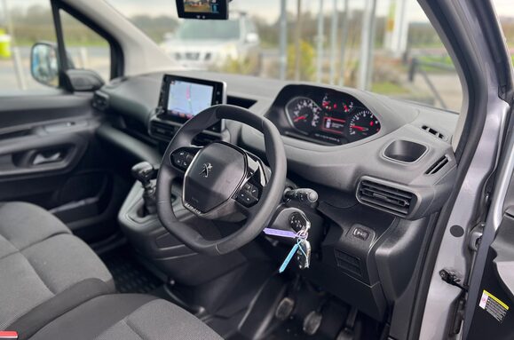 Peugeot Partner BLUEHDI ASPHALT PREMIUM L1 23