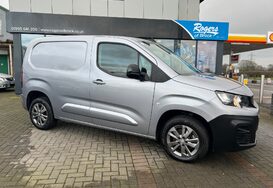 Peugeot Partner BLUEHDI ASPHALT PREMIUM L1 9