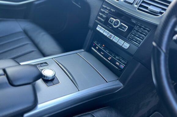 Mercedes-Benz E Class E220 BLUETEC SE AUTOMATIC 23