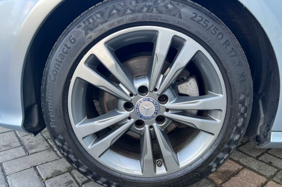 Mercedes-Benz E Class E220 BLUETEC SE AUTOMATIC 17