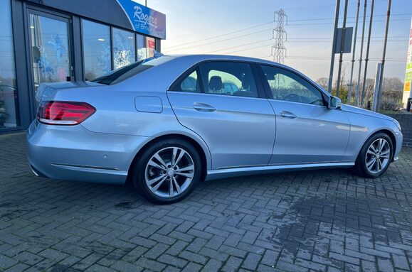 Mercedes-Benz E Class E220 BLUETEC SE AUTOMATIC 9