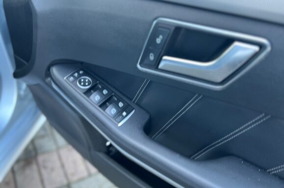 Mercedes-Benz E Class E220 BLUETEC SE AUTOMATIC 25