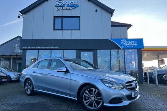 Mercedes-Benz E Class E220 BLUETEC SE AUTOMATIC 2