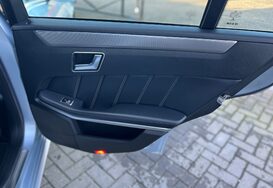 Mercedes-Benz E Class E220 BLUETEC SE AUTOMATIC 28