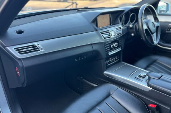 Mercedes-Benz E Class E220 BLUETEC SE AUTOMATIC 32